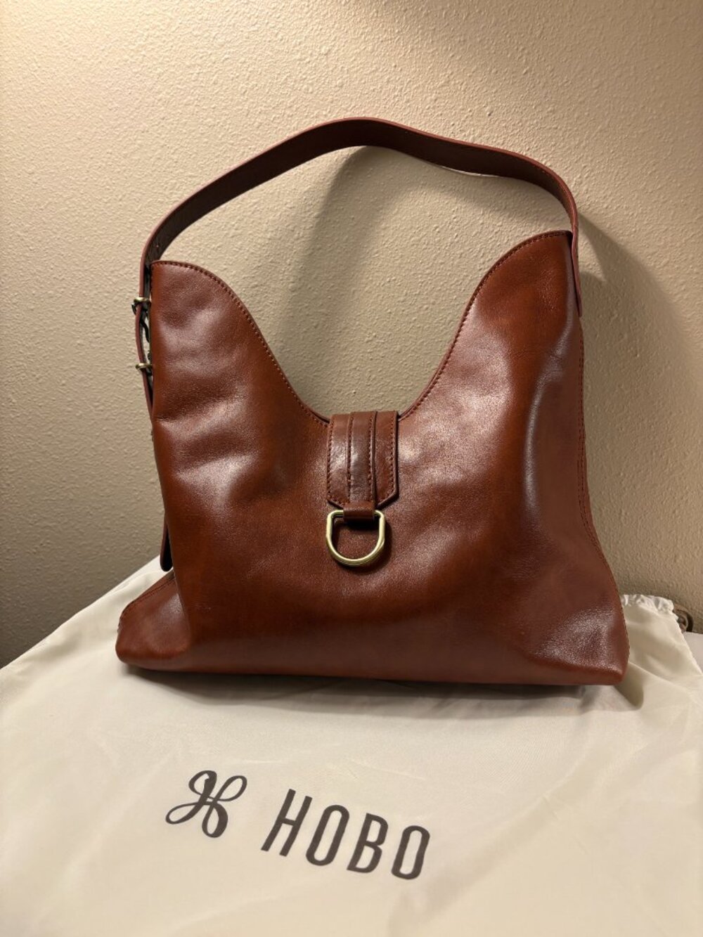 Hobo Brand Atlas Patina Leather Hobo - Pecan Ridge (Tan)